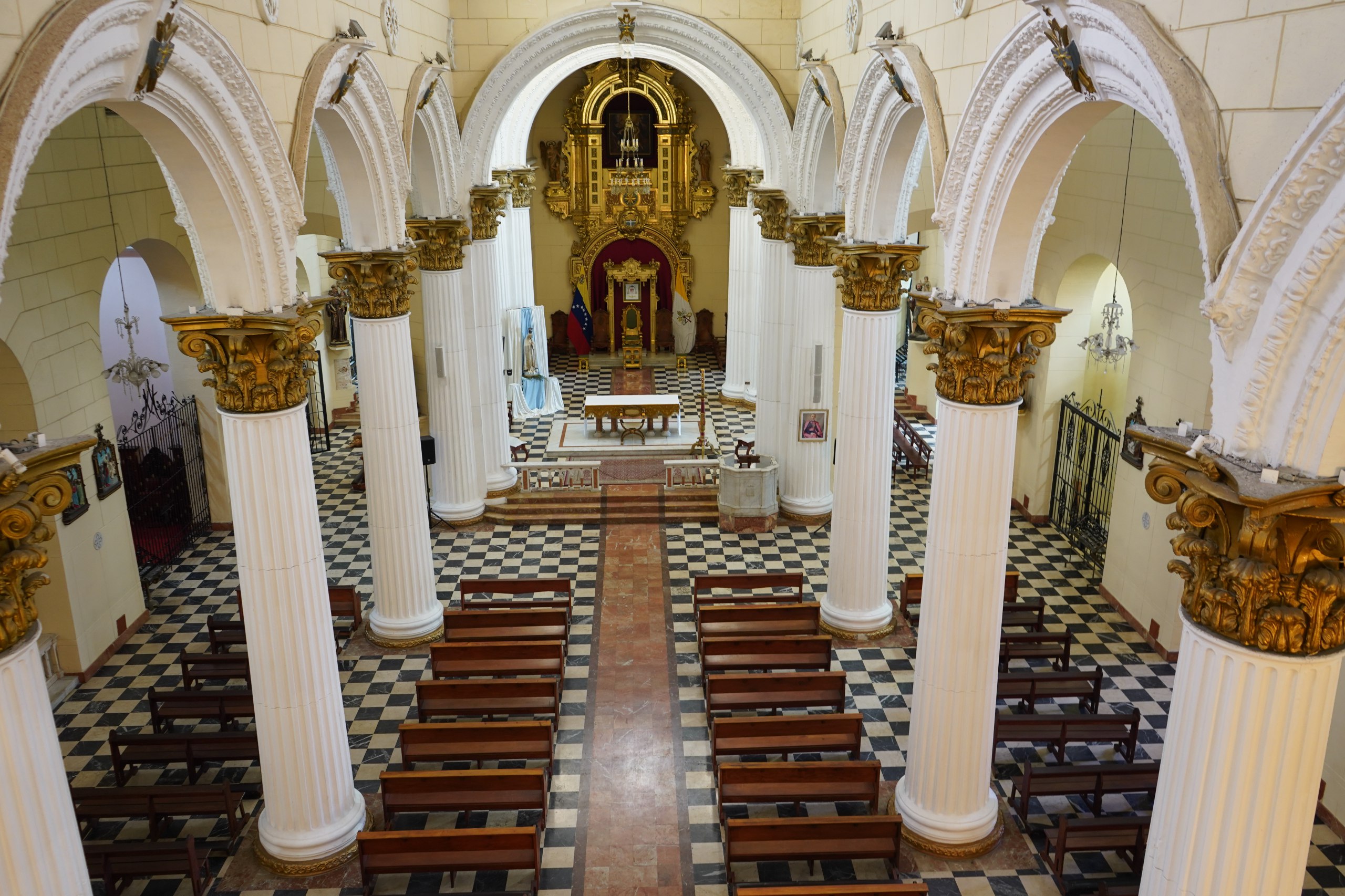 Interior de la Basílica Catedral Nuestra Señora del Socorro