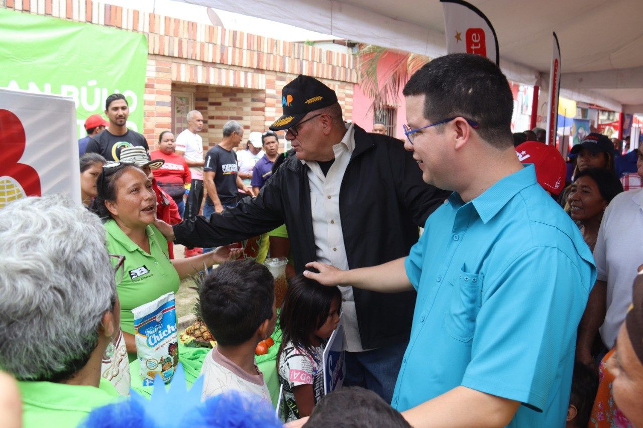 El ministro Tellería, durante el recorrido, expresó, “nuestra misión consiste en llevarle al pueblo más necesitado estas ferias y el plan proteína a precios solidarios 