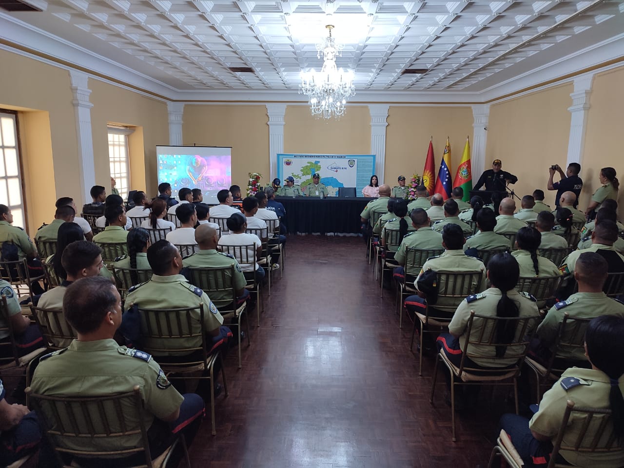 Inició curso de Administradores de Parques de Armas y Elaboración de Polígonos N° 142 en Valencia