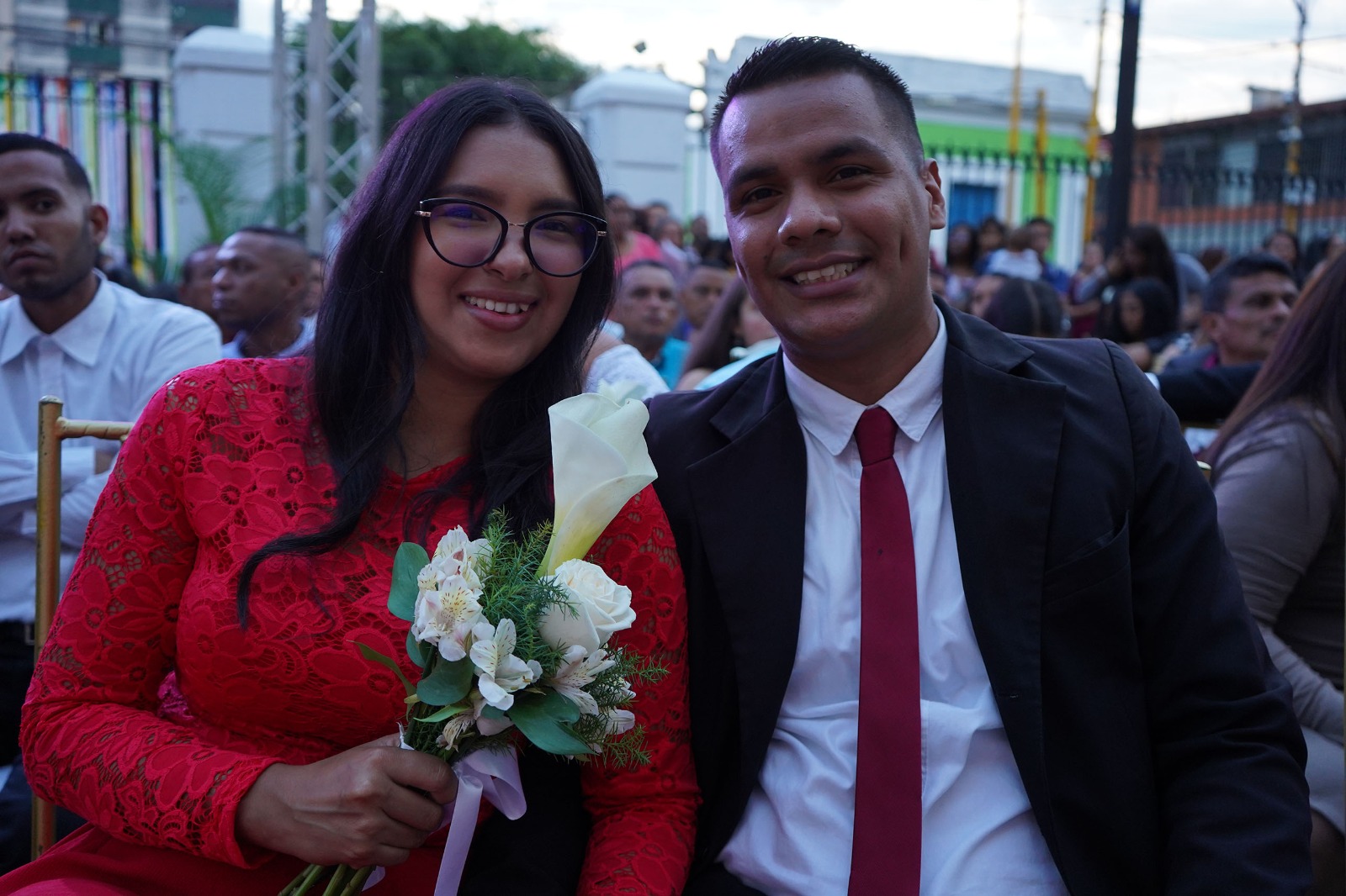 Más de 84 parejas dijeron “Sí” durante matrimonios colectivos en el Teatro Municipal de Valencia