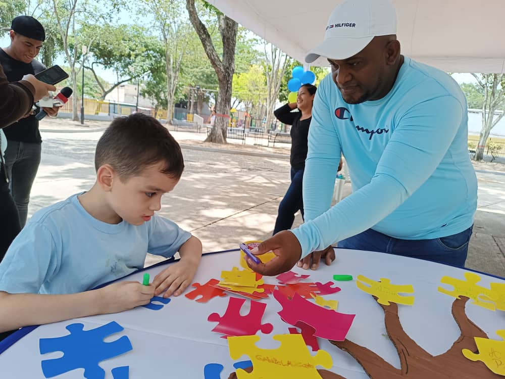 Alcaldía de Valencia a través del Plan Social Comunitario brindó jornada médica a niños del espectro autista