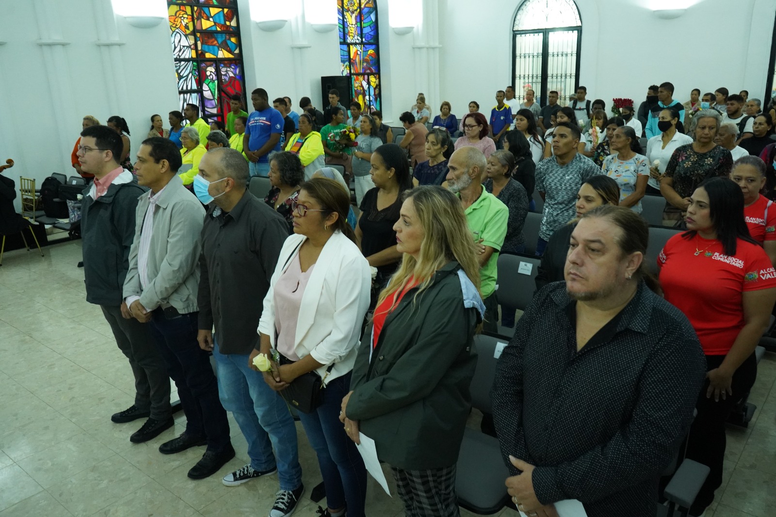 Miles de personas visitaron el Cementerio Municipal de Valencia este Día de Las Madres