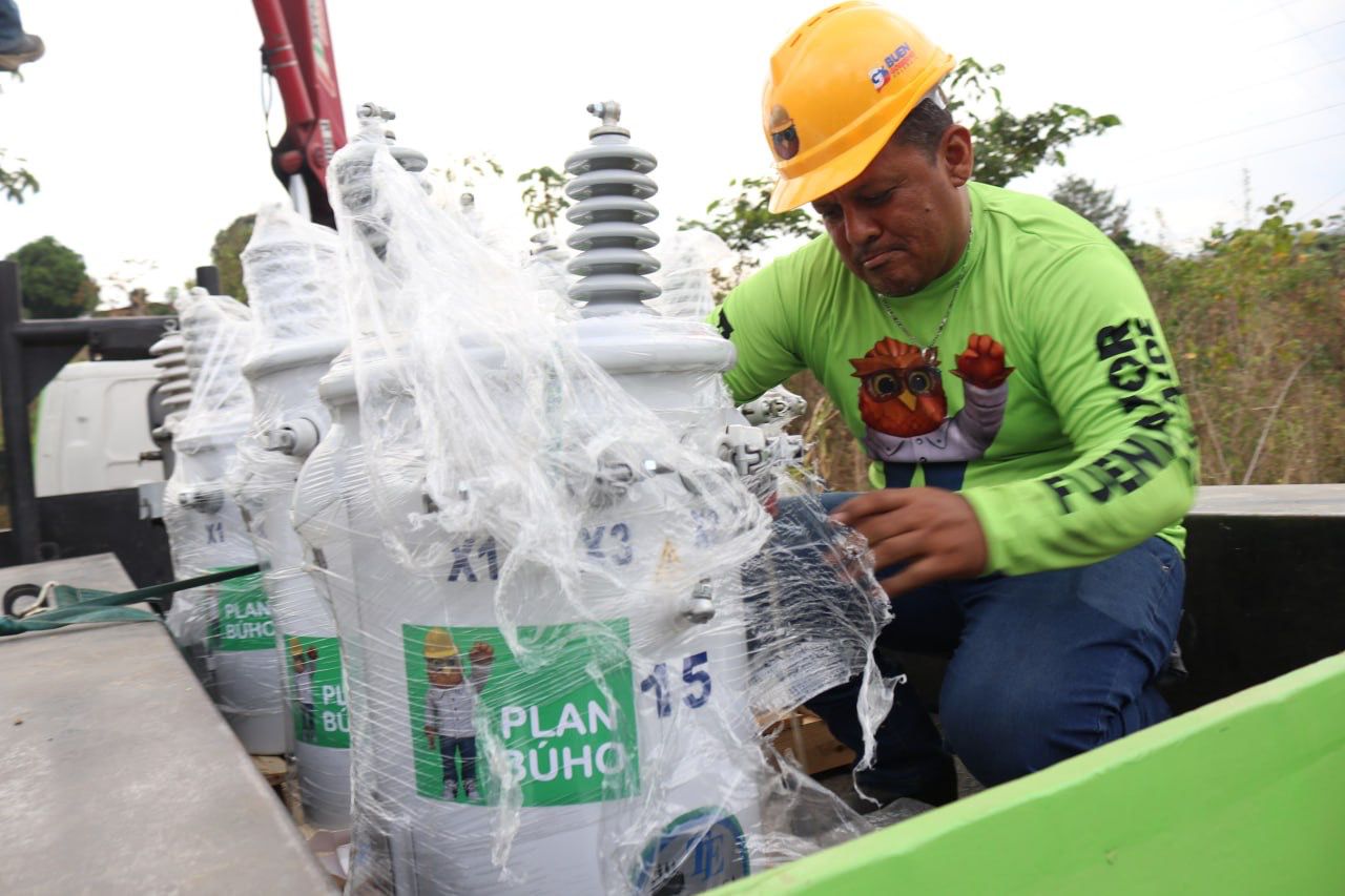 Plan Búho realizó trabajos de iluminación, electrificación y entregó maquinarias en la parroquia Negro Primero