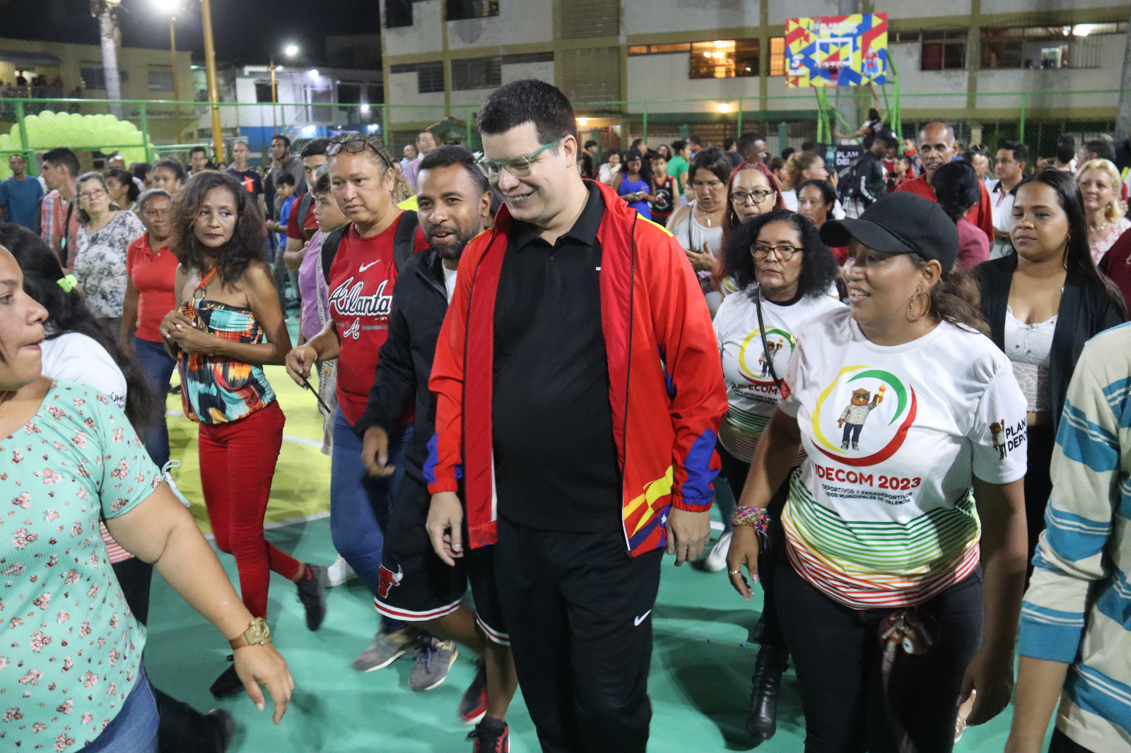 el alcalde Julio Fuenmayor, reinauguró dos canchas deportivas en compañía de la comunidad de La Michelena